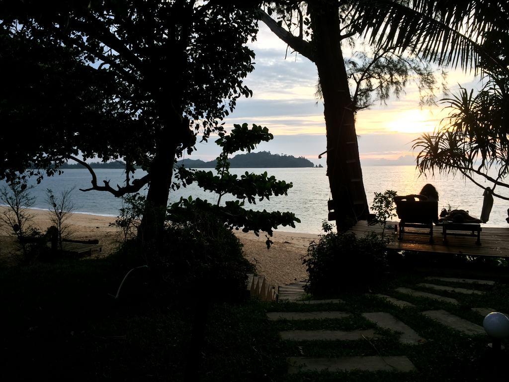 Starlight Beach Resort Koh Phayam Exterior foto